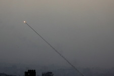 Izrael wznowił ataki lotnicze na "terrorystyczne cele" w Strefie Gazy